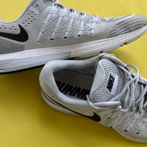 NIKE ZOOM Vomero 11